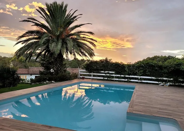 Dom wakacyjny Louharechenia - Maison D'invites Au Pays-basque Avec Piscine & Jardin *